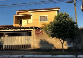 Foto 1 de Sobrado com 3 Quartos à venda, 154m² em Vila Suiça, Pindamonhangaba