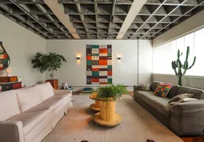 Foto 1 de Apartamento com 2 Quartos à venda, 247m² em Jardim América, São Paulo