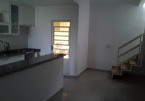 Foto 1 de Casa com 2 Quartos à venda, 80m² em Chacara Canta Galo, Cotia