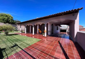 Foto 1 de Casa com 4 Quartos à venda, 190m² em Centro, Quatro Barras
