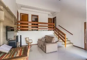 Foto 1 de Casa de Condomínio com 3 Quartos à venda, 240m² em Mário Quintana, Porto Alegre