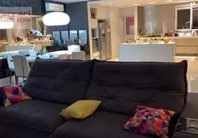 Foto 1 de Apartamento com 3 Quartos à venda, 202m² em Vila Rosalia, Guarulhos