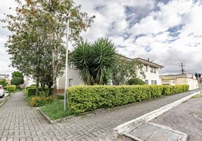 Casas à venda na Rua Engenheiro Alberto Monteiro de Carvalho em Curitiba,  PR - ZAP Imóveis