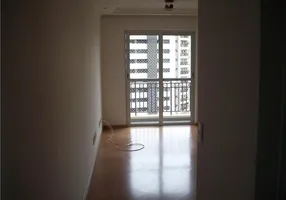 Foto 1 de Apartamento com 3 Quartos à venda, 70m² em Vila Suzana, São Paulo