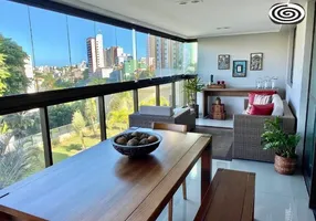 Foto 1 de Apartamento com 3 Quartos à venda, 140m² em Garibaldi, Salvador