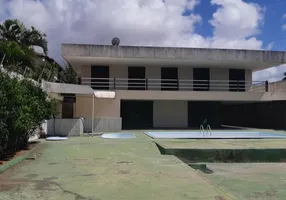 Foto 1 de Casa com 4 Quartos à venda, 420m² em Candelária, Natal