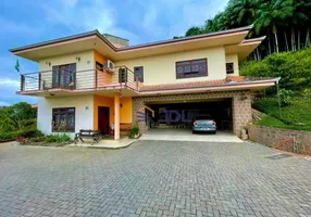 Foto 1 de Casa com 4 Quartos à venda, 298m² em Vila Nova, Jaraguá do Sul
