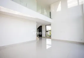 Foto 1 de Sobrado com 4 Quartos à venda, 330m² em Residencial Goiânia Golfe Clube, Goiânia