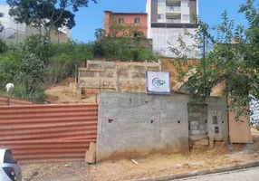 Foto 1 de Lote/Terreno à venda, 323m² em Jardim Amália, Volta Redonda