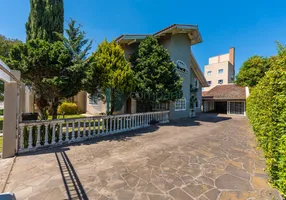 Foto 1 de Casa com 4 Quartos à venda, 280m² em Fazendinha, Curitiba