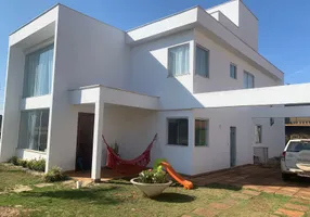 Foto 1 de Casa com 3 Quartos à venda, 222m² em Balneario Água Limpa, Nova Lima