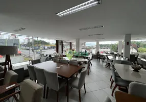 Foto 1 de Sala Comercial para alugar, 350m² em Atiradores, Joinville