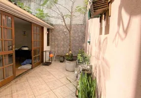 Foto 1 de Sobrado com 3 Quartos à venda, 240m² em Jardim Monte Kemel, São Paulo