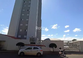 Foto 1 de Apartamento com 2 Quartos para alugar, 46m² em Panorama, Uberlândia