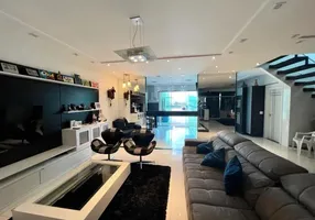 Foto 1 de Casa de Condomínio com 3 Quartos à venda, 215m² em Lagoa, Rio de Janeiro