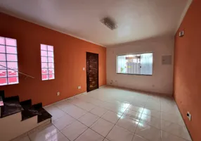 Foto 1 de Sobrado com 3 Quartos à venda, 140m² em Jardim Mangalot, São Paulo