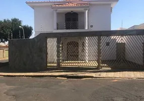 Foto 1 de Sobrado com 4 Quartos à venda, 285m² em Vila Yamada, Araraquara