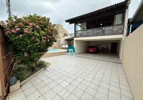 Foto 1 de Casa com 3 Quartos à venda, 210m² em Balneário, Florianópolis