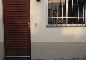 Foto 1 de Casa de Condomínio com 2 Quartos à venda, 56m² em Jóquei Clube, São Gonçalo