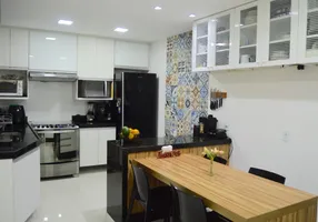 Foto 1 de Casa com 3 Quartos à venda, 260m² em Itaipu, Niterói