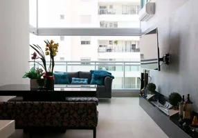 Foto 1 de Apartamento com 3 Quartos à venda, 168m² em Itaim Bibi, São Paulo