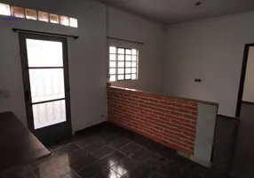 Foto 1 de Casa com 1 Quarto para alugar, 40m² em Campo Limpo, São Paulo
