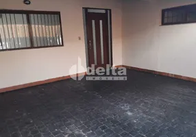 Foto 1 de Casa com 4 Quartos para alugar, 200m² em Santa Mônica, Uberlândia