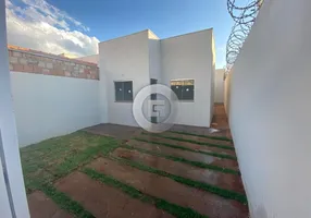 Foto 1 de Casa com 2 Quartos à venda, 61m² em Independência, Montes Claros