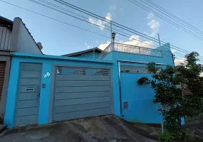 Foto 1 de Casa com 3 Quartos à venda, 129m² em Jardim Esperança, Poços de Caldas