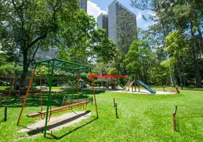 Foto 1 de Apartamento com 3 Quartos para alugar, 140m² em Vila Suzana, São Paulo