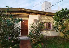 Foto 1 de Casa com 2 Quartos à venda, 54m² em Parque dos Maias, Porto Alegre
