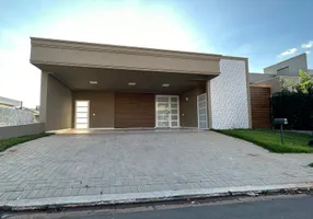 Foto 1 de Casa de Condomínio com 4 Quartos à venda, 220m² em Loteamento Recanto do Lago, São José do Rio Preto