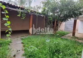 Foto 1 de Casa com 3 Quartos à venda, 301m² em Santa Maria, Uberlândia