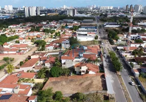 Foto 1 de Lote/Terreno à venda, 800m² em Candelária, Natal