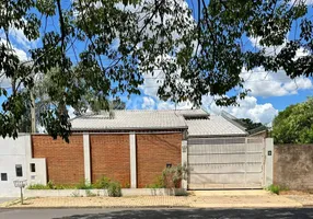 Foto 1 de Casa com 3 Quartos à venda, 200m² em Jardim Acapulco, São Carlos