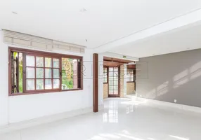 Foto 1 de Casa com 4 Quartos à venda, 330m² em Petrópolis, Porto Alegre