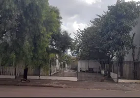 Foto 1 de Casa com 1 Quarto à venda, 300m² em Vila Edio, Arapongas