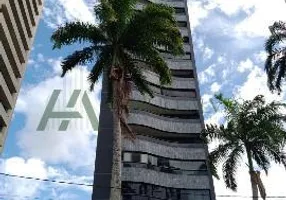 Foto 1 de Apartamento com 3 Quartos à venda, 200m² em Ilha do Retiro, Recife