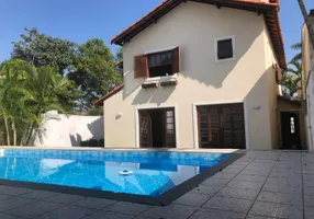 Foto 1 de Casa com 3 Quartos para alugar, 272m² em Granja Viana, Cotia