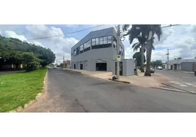 Foto 1 de Sala Comercial para alugar, 385m² em Jardim das Palmeiras, Uberlândia