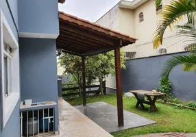 Foto 1 de Sobrado com 3 Quartos à venda, 318m² em Vila Progresso, Santo André