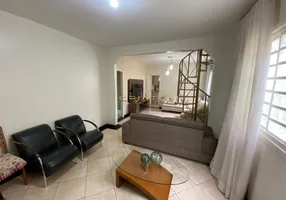 Foto 1 de Sobrado com 4 Quartos à venda, 243m² em Vila Santa Isabel, Anápolis