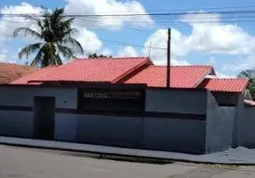 Foto 1 de Casa com 3 Quartos à venda, 125m² em Centro, Loanda