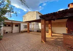 Foto 1 de Casa com 3 Quartos à venda, 162m² em Santa Mônica, Uberlândia