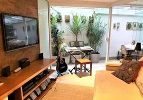 Foto 1 de Apartamento com 3 Quartos à venda, 137m² em Lagoa, Rio de Janeiro