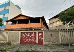 Foto 1 de Casa com 3 Quartos para alugar, 153m² em Rio Branco, Belo Horizonte