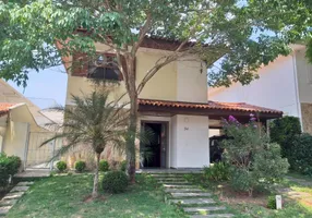 Foto 1 de Casa com 4 Quartos para venda ou aluguel, 225m² em Granja Viana, Cotia