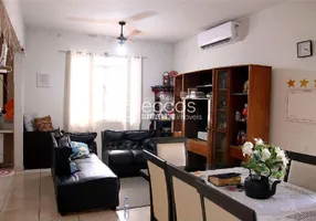 Foto 1 de Casa com 5 Quartos à venda, 230m² em Centro, Araguari