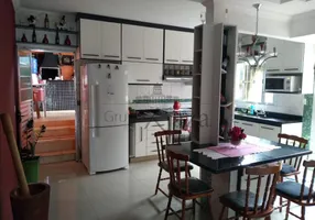 Foto 1 de Sobrado com 3 Quartos à venda, 108m² em Jardim Santa Marina, Jacareí