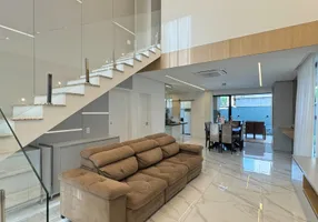 Foto 1 de Casa de Condomínio com 4 Quartos à venda, 210m² em Centro, Eusébio